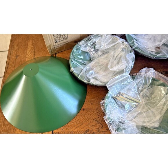 Hatortempt Hanging 4 Level Bird Feeder Durable Metal Squirrel Proof for Outdoor - Picture 4 of 11